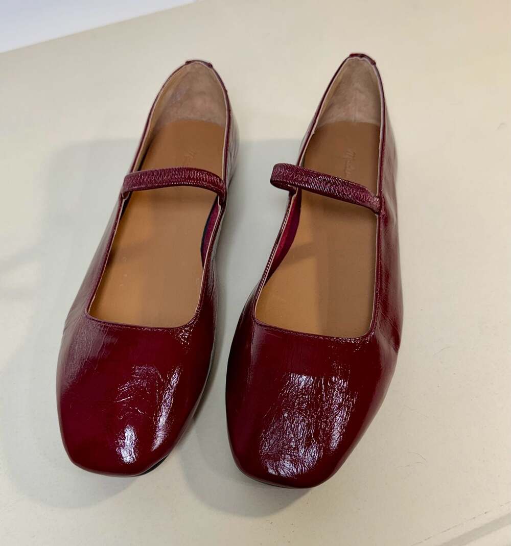 Madewell The Greta Ballet Flat in Patent Leather - Burgundy Size 7